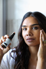 Load image into Gallery viewer, VITAMIN C SERUM - 30ML