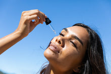 Load image into Gallery viewer, DROPS OF SUMMER - FACE TAN SERUM 30ML